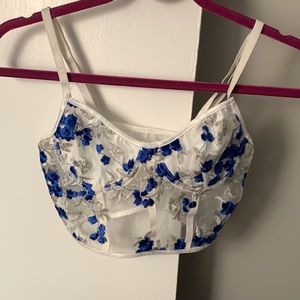 Floral Embroidery Crop Cami Size S from Romwe